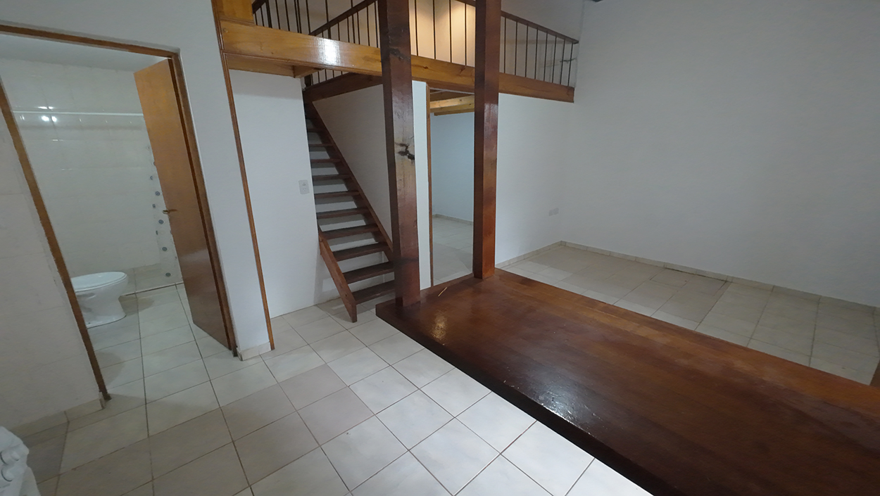 ALQUILO DEPARTAMENTO DE 2 AMBIENTES INTEGRADOS.  CON PATIO. DIR YOWEN 2170