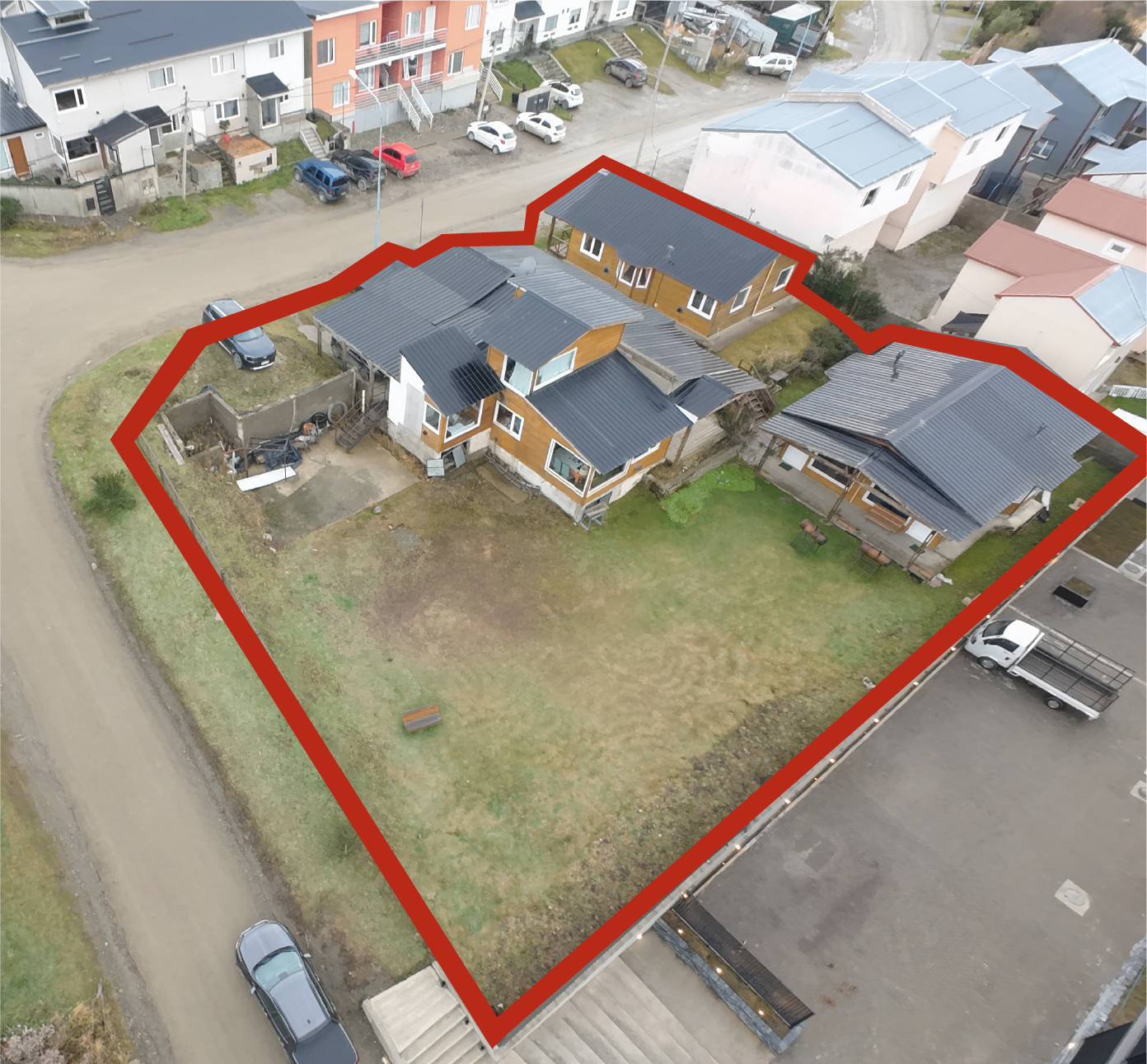 🏘️ COMPLEJO DE CABAÑAS EN VENTA – 2 CASAS + 2 DÚPLEX. 1227M2. BARRIO PIPO.