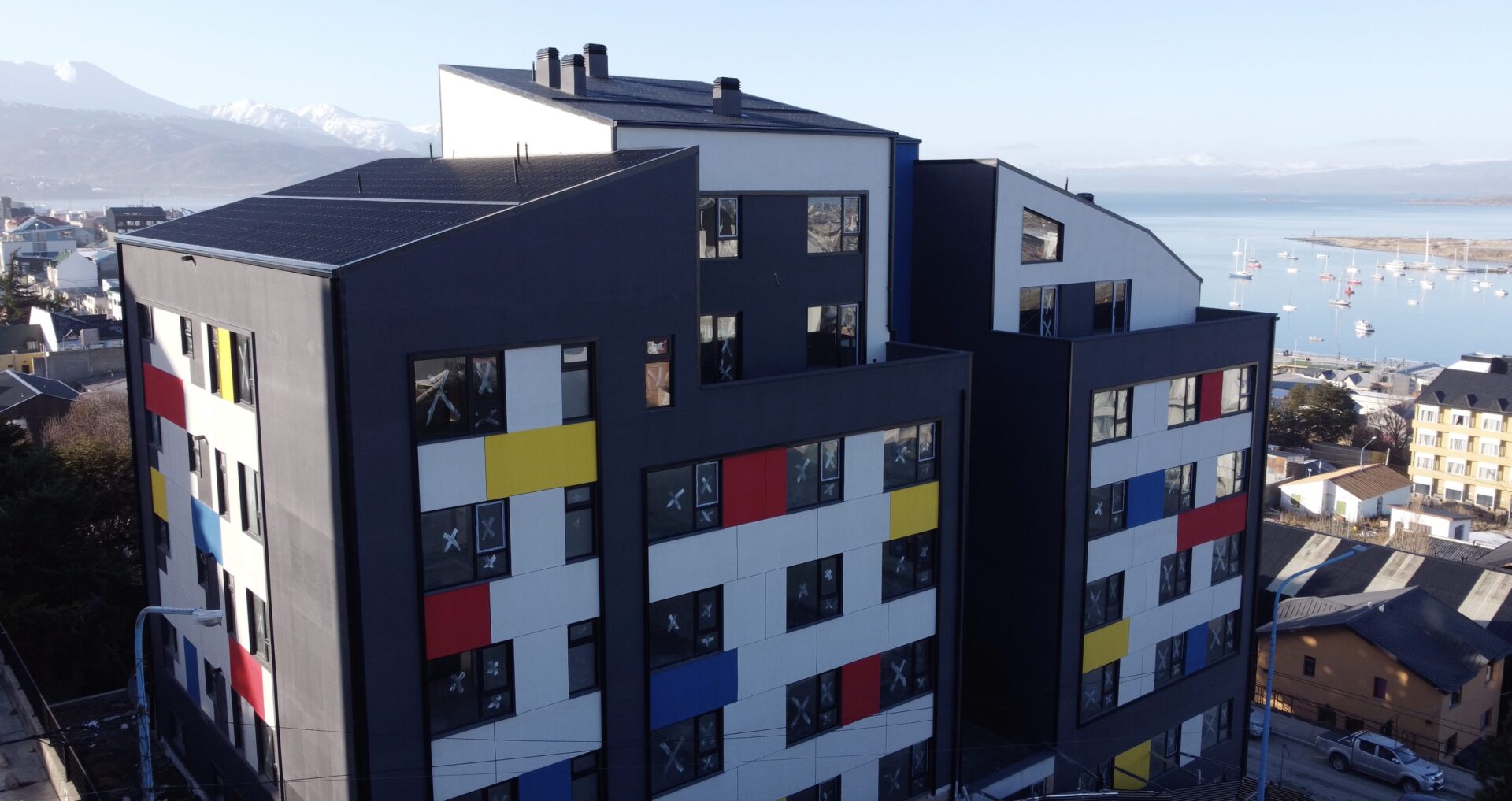 🍓 VENTA DE DEPARTAMENTO 2 HABITACIONES Y 2 BAÑOS. VISTA: CON 2 BALCONES. CENTO DE USHUAIA Gdor. Paz 1283‼️